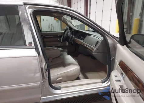 2010 Mercury Grand Marquis Ls (Fleet Only) from USA, damaged, VIN 2MEBM7FV1AX625971